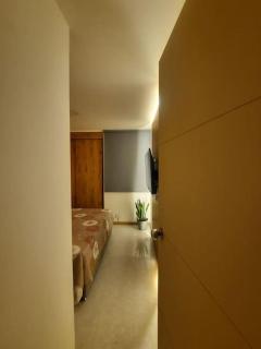 Cozy Apartment in Historic Prado with adjustable desk and 4K Monitor - Medellín - 5