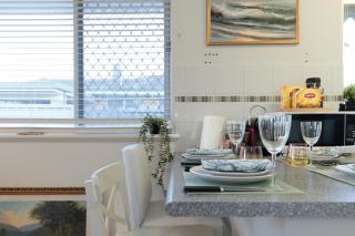 Cozy 5 bed House Nr Airport/DFO/Casino - 1