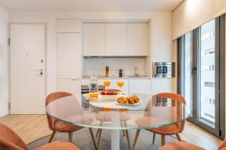 Stylish City Center Retreat for 4 Explore Madrid from Espoz y Mina - Madrid - 1