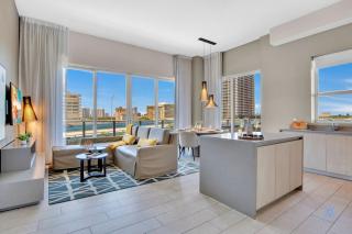 Luxury Amenities, Infinity Pool, Gym, Hot Tub - 1