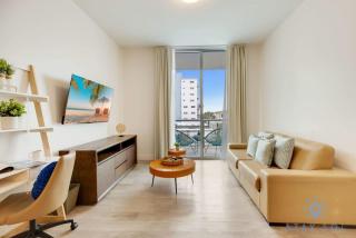 Rooftop Pool & Hot Tub - Gym - Hollywood Beach - 5