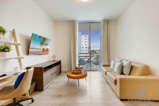 Rooftop Pool & Hot Tub - Gym - Hollywood Beach - 1