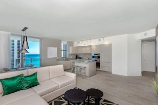 Luxury 2Br Front Ocean & Bay View, Amazing Pools - Hollywood - 1