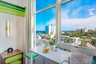 Rooftop Pool & Hot Tub Hollywood Beach Gym - Hollywood - 9