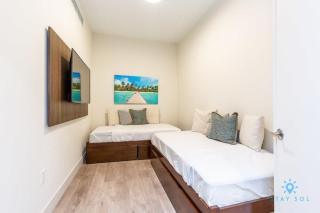 NEW LUXURY Beachfront Condo Resort - Hollywood - 2