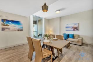 Apartment with Bay View Balcony - Pool - Up To 6 - Gym - 6