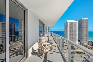 Wrap Around Balcony - 2Br - Amazing Views - Pools - Hollywood - 5