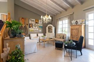 Serene Seaside Bliss - Lush & Secluded Garden Oasis - Kalamata - 7