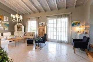 Serene Seaside Bliss - Lush & Secluded Garden Oasis - Kalamata - 5
