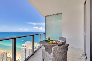 Ocean View Balcony, Beachfront Resort, Amazing Pool - Hollywood - 0
