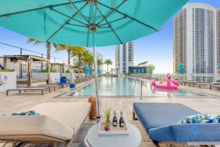 Sophisticated Coastal Haven, Parking Included - Hollywood - 3