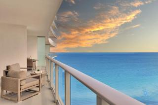 Insane Ocean View Balcony - Beachfront Condo - Pool - Hollywood - 9