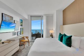 Insane Ocean View Balcony - Beachfront Condo - Pool - Hollywood - 1