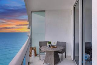 Oceanfront Elegance - Sunset Views, Pet-Friendly - Hollywood - 0