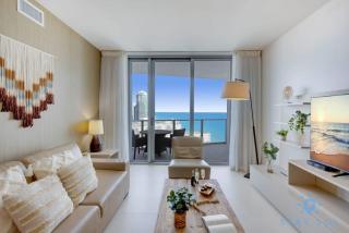 Oceanfront Elegance - Sunset Views, Pet-Friendly - Hollywood - 2