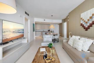 Oceanfront Elegance - Sunset Views, Pet-Friendly - Hollywood - 1