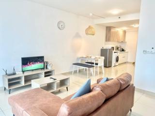 T5 1-10Pax Trefoil Setia Alam 2Room 5Bed WiFi SCCC - Shah Alam - 0