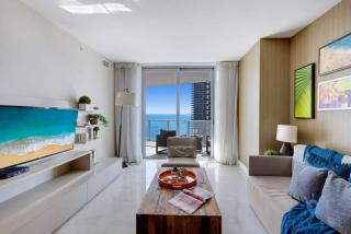 Rooftop Oceanview Balcony Beachfront Resort - Hollywood - 3