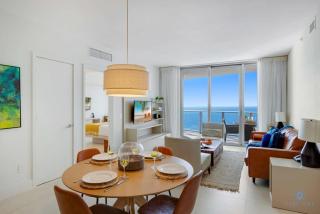 Insane Ocean View Balcony Beachfront Condo Pool - Hollywood - 1