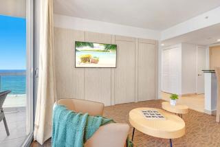 Beachfront Resort Pool Ocean View Balcony Gym - 1