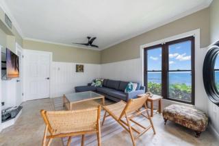 2 Bedroom Oceanfront Ground Floor Seven Mile Beach Condo - 3