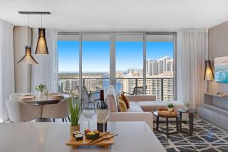 High Floor with Stunning Views, Amazing Pools - Hollywood - 3