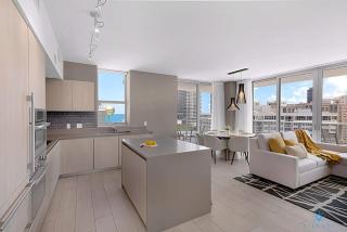 Wrap Around Balcony, Insane Amenities, Amazing Pool - Hollywood - 7