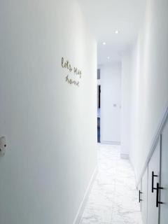 Modern Luxury 2 Bed with Parking - Catford - 2