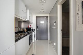 Frank Porter - Artesia Tower C - Dubai - 1