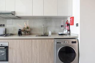 Frank Porter - Majestique Residence 2 - 2