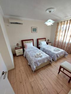SHEHU GUEST HOUSE - 1