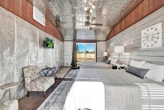 Luxury 1 Acre Oasis W/Hot-Tub Near Main! - Fredericksburg - 9