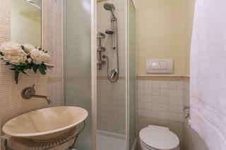 BORGO PIO - quite and spacious apt - 9