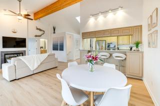 Lovely Rockaway Beach Home with Pacific Ocean Views! - Rockaway Beach - 9