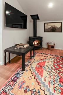 Spacious Studio Unit 5 with Gorgous Canyon Views - 3