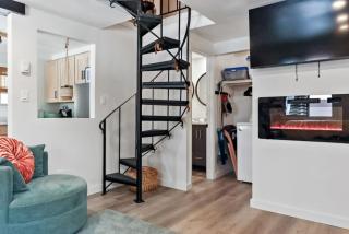 Boho Southwest Modern Unit 3 with Butte Mtn Views - 5