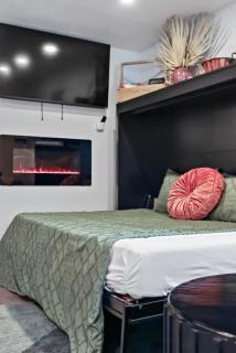 Boho Southwest Modern Unit 3 with Butte Mtn Views - 4