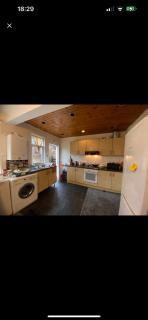 Best room- Near London luton Airport and close to Restaurants shops and Dunstable hospital - Luton - 2