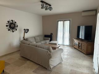 Maison au Pied de la Sainte Victoire - 1