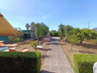 Villa Specchiarica, Via Fano con gazebo auto - 8