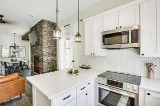 Dtwn Blowing Rock Condo with Private Hot Tub! - Blowing Rock - 1