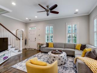 Crawford Chic + Coastal - Savannah - 6