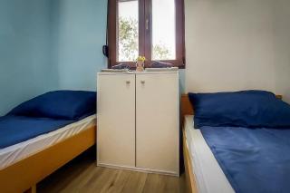 Poolside compact family cottage Sara - 9