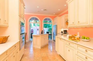 Waterfront Pink House with Private Dock & Pool - Captiva - 5