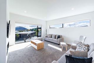 Grand Alpine Vista Escape - 3