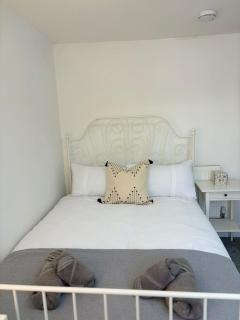 Cardiff/Pernath Home2 - 4