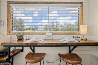 New The Texas Retreat-Container Home - Fredericksburg - 7