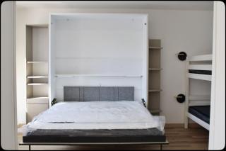 Spacious cocoon in Six-Fours-les-Plages - 3