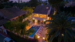 Vacation Marbella I Villa La Cabane, Prestige, Heated Pool, 300m to the Beach - Marbella - 8