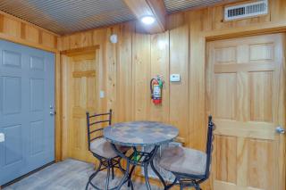 0 5 Mi to Lake Patio at Heber Springs Cabin! - Heber Springs - 3